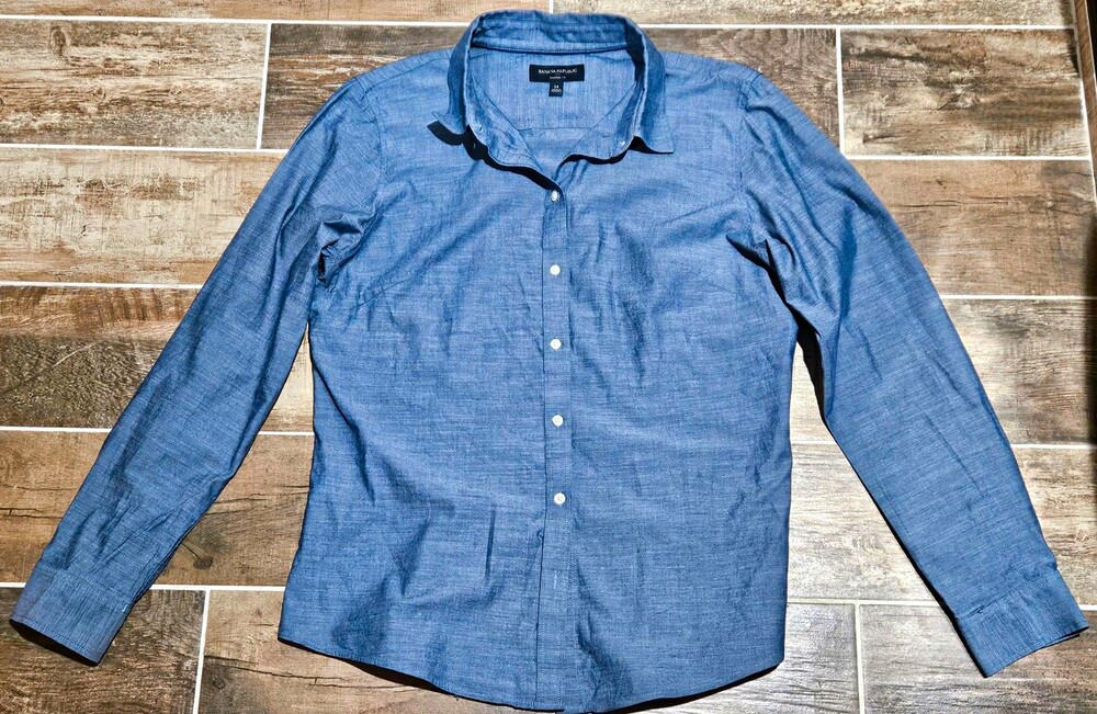 Banana Republic Wo.en Tailored Fit Blue Cotton Dress Shirt 14 Sleeve. LDK215